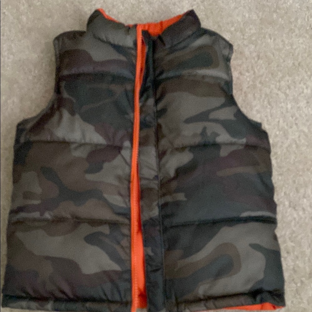 Camouflage/orange Puffer Vest reversible